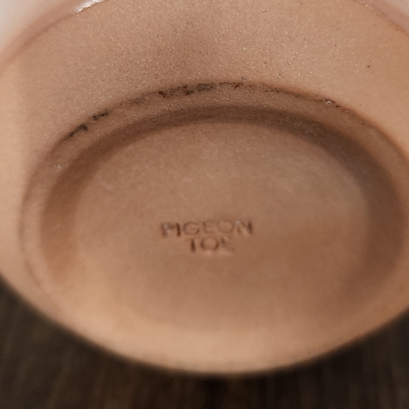 Pigeon Toe Heart Embossed Coffee Mug - Picture 3 of 4